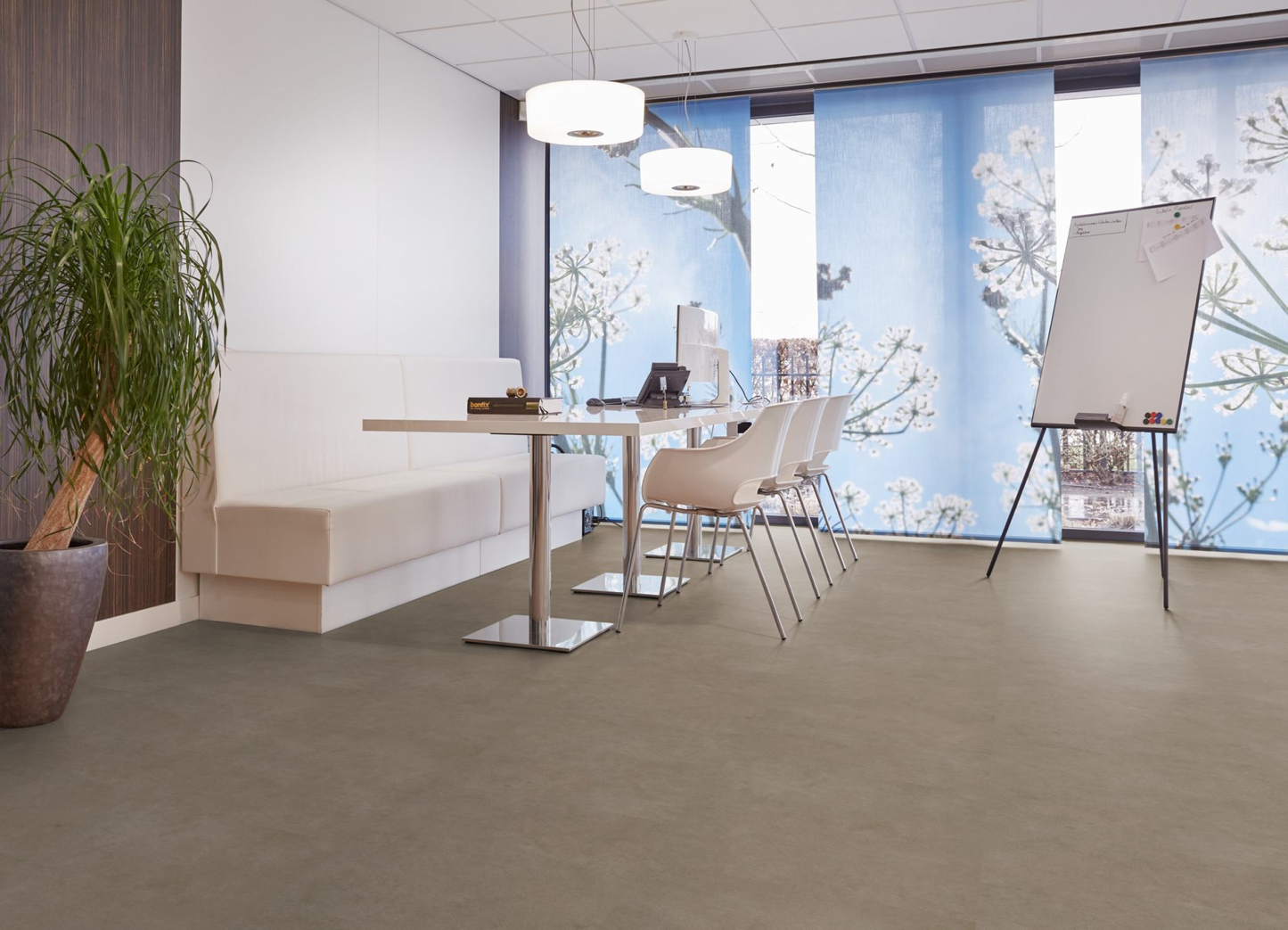 P529 loose lay taupe