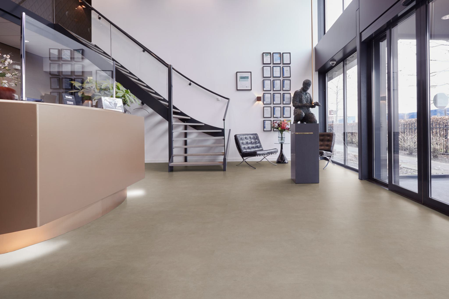 P529 loose lay taupe