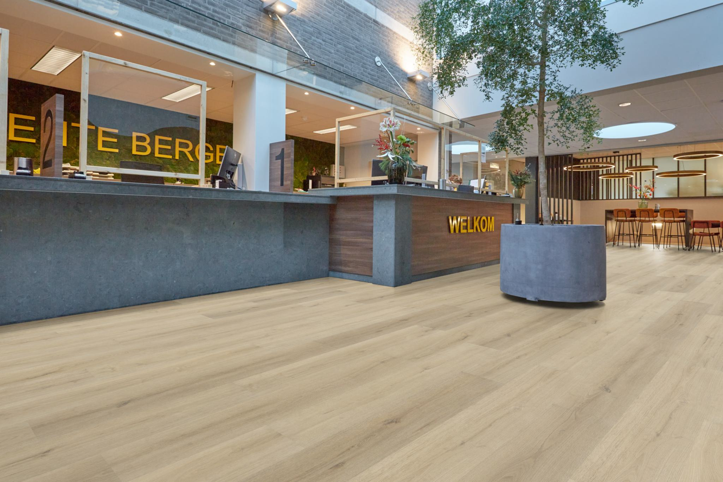 P535 click SRC warm beige