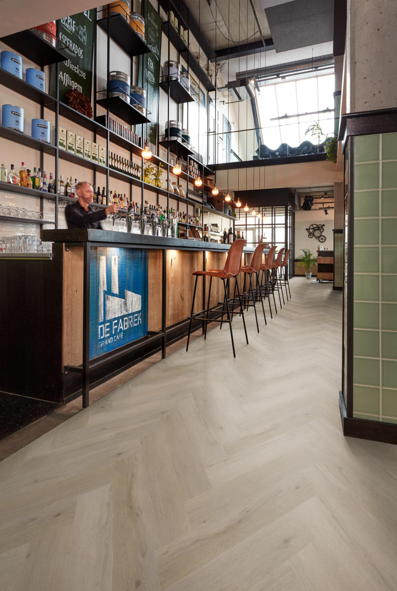 P610 visgraat dryback light oak