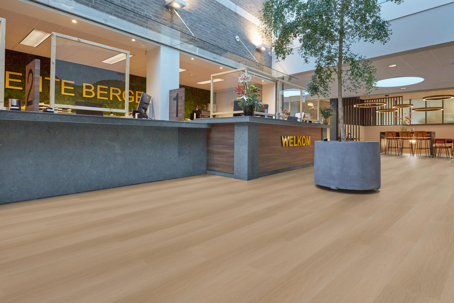 P425 click SRC natural oak