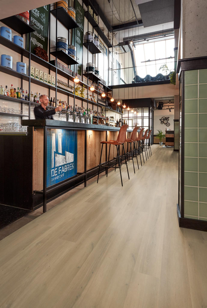 P475 click SRC warm oak