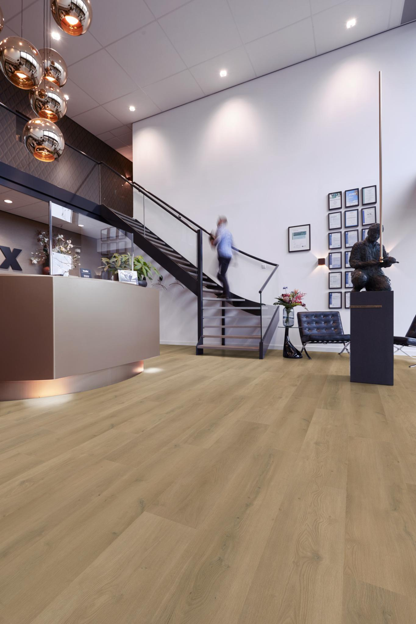 P475 click SRC warm oak