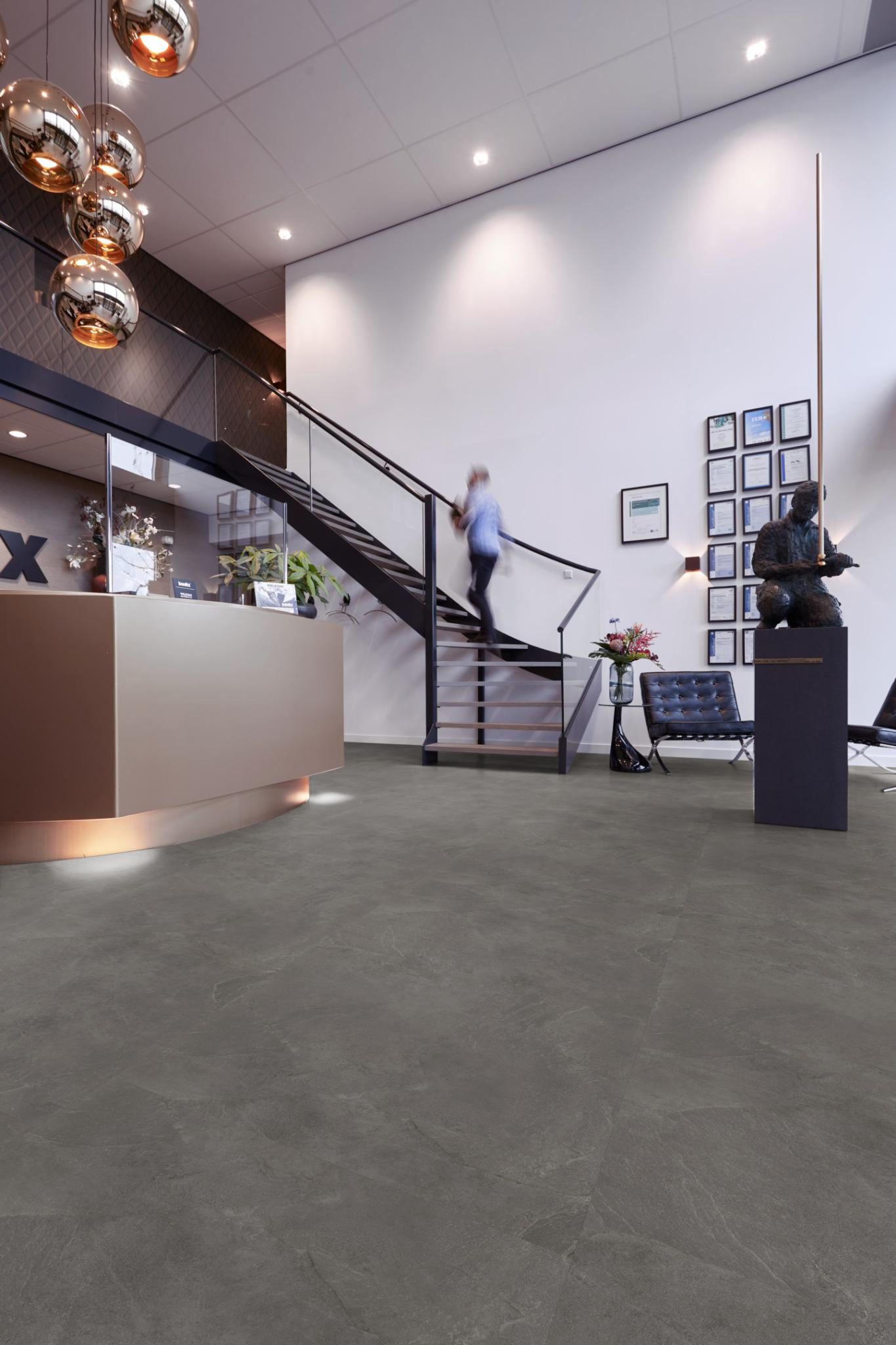 P361 XL dryback dark grey