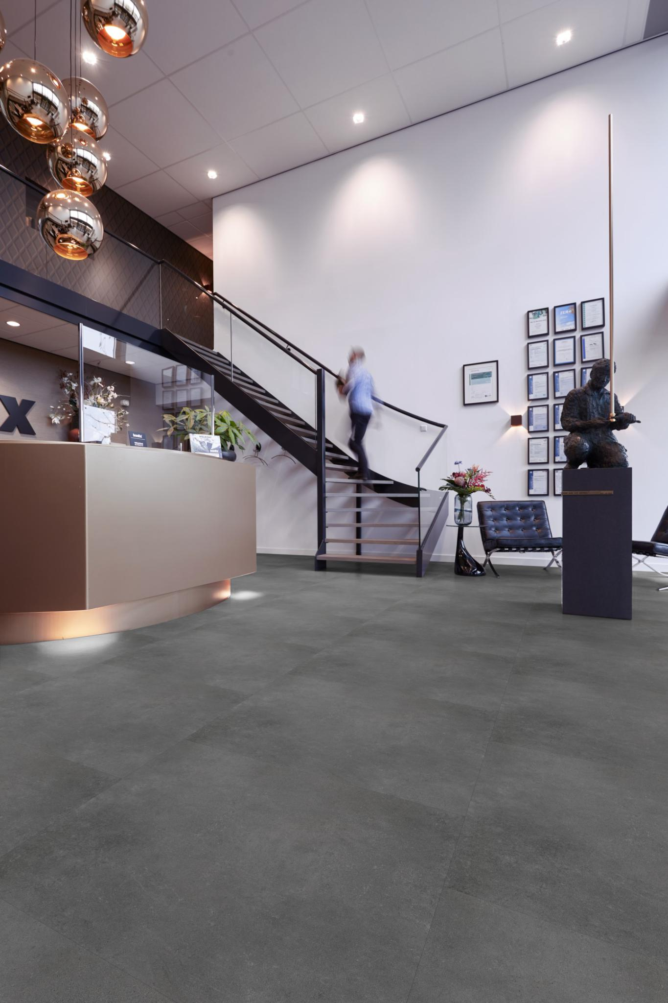 P341 XL dryback dark grey