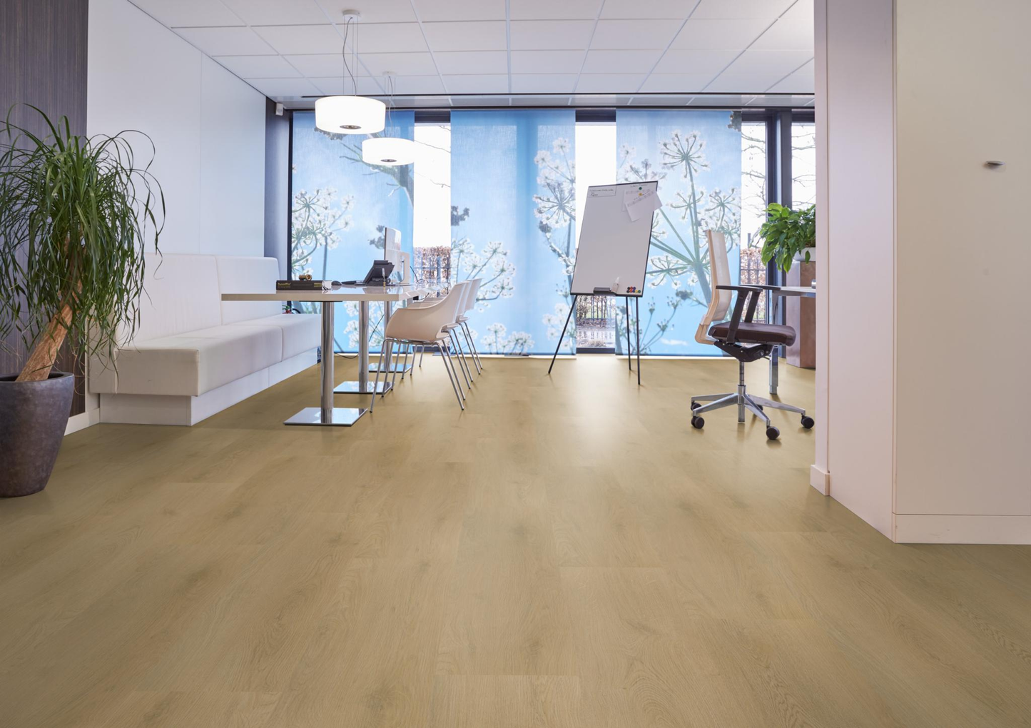 P445 click light oak