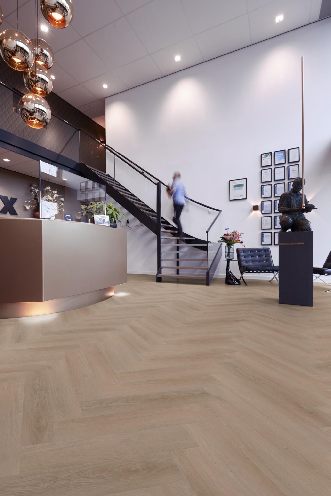 P645 visgraat click dark oak
