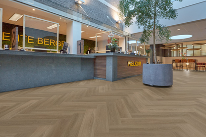 P715 visgraat click SRC dark oak