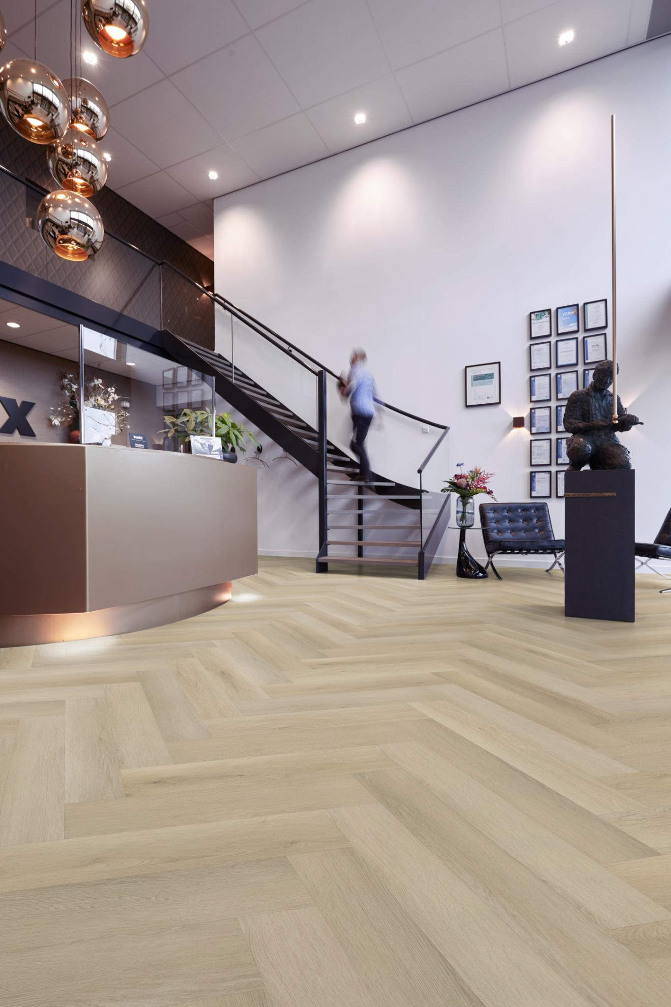 P705 visgraat click SRC light oak