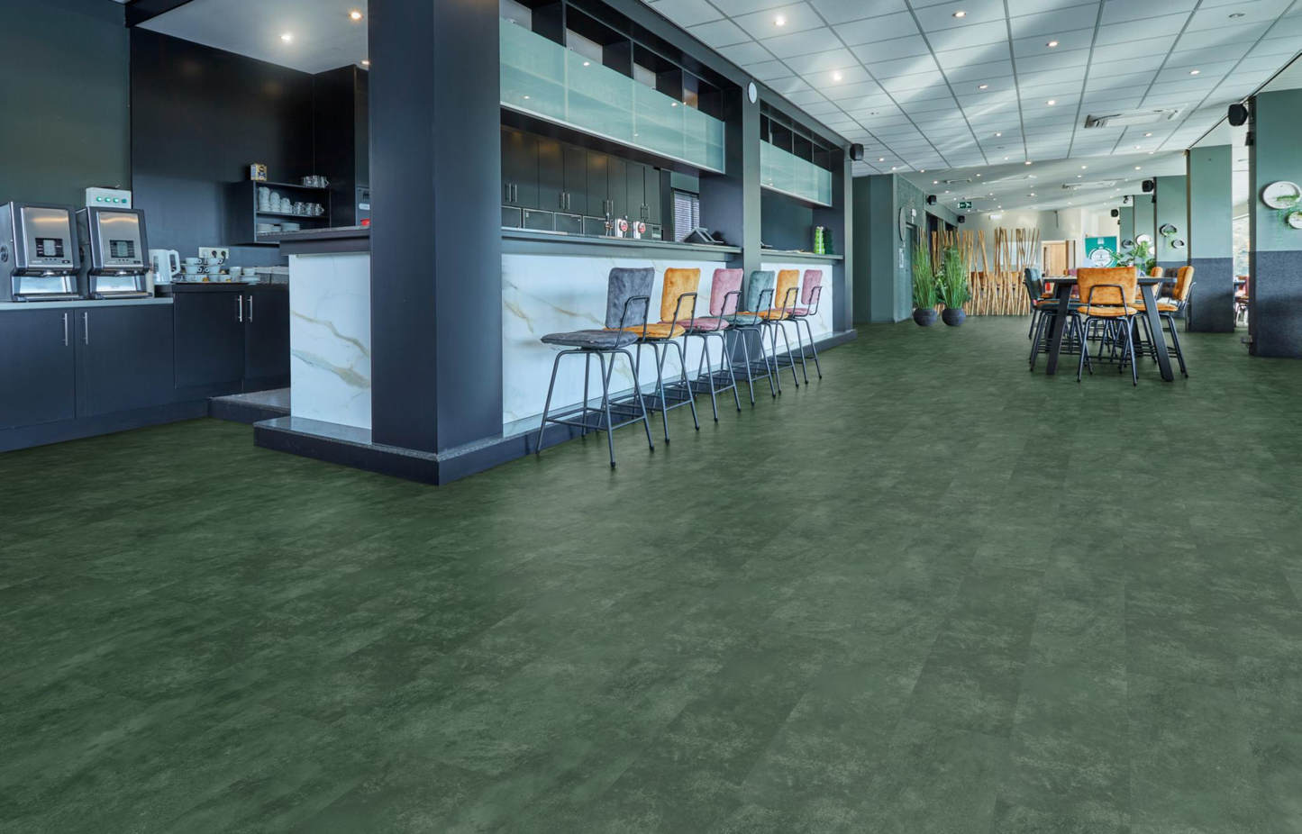 P370 dryback dark green