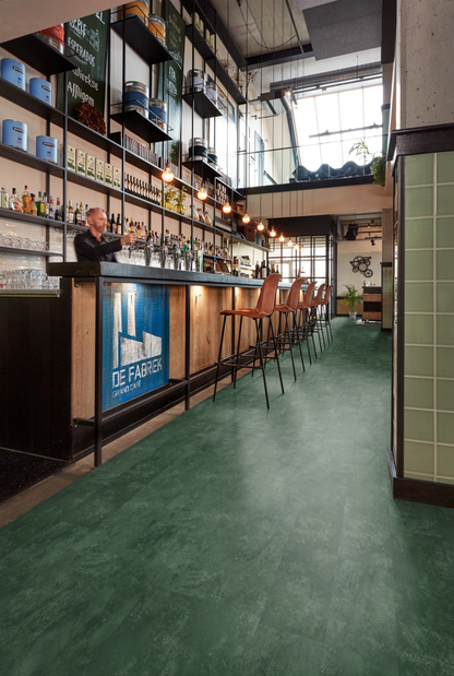 P370 dryback dark green