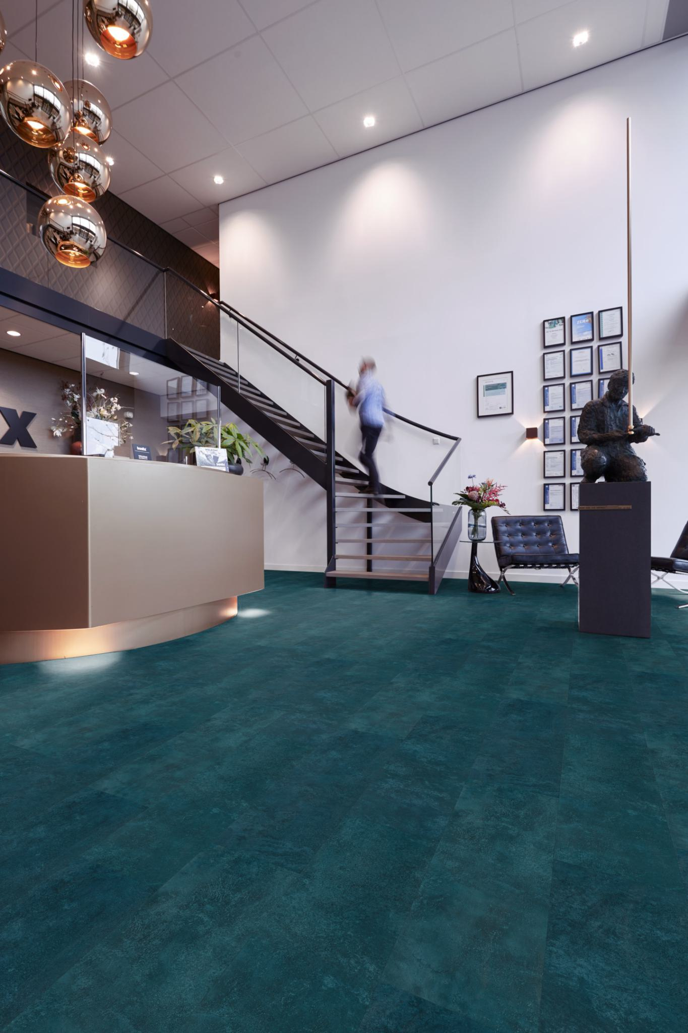 P370 dryback dark blue