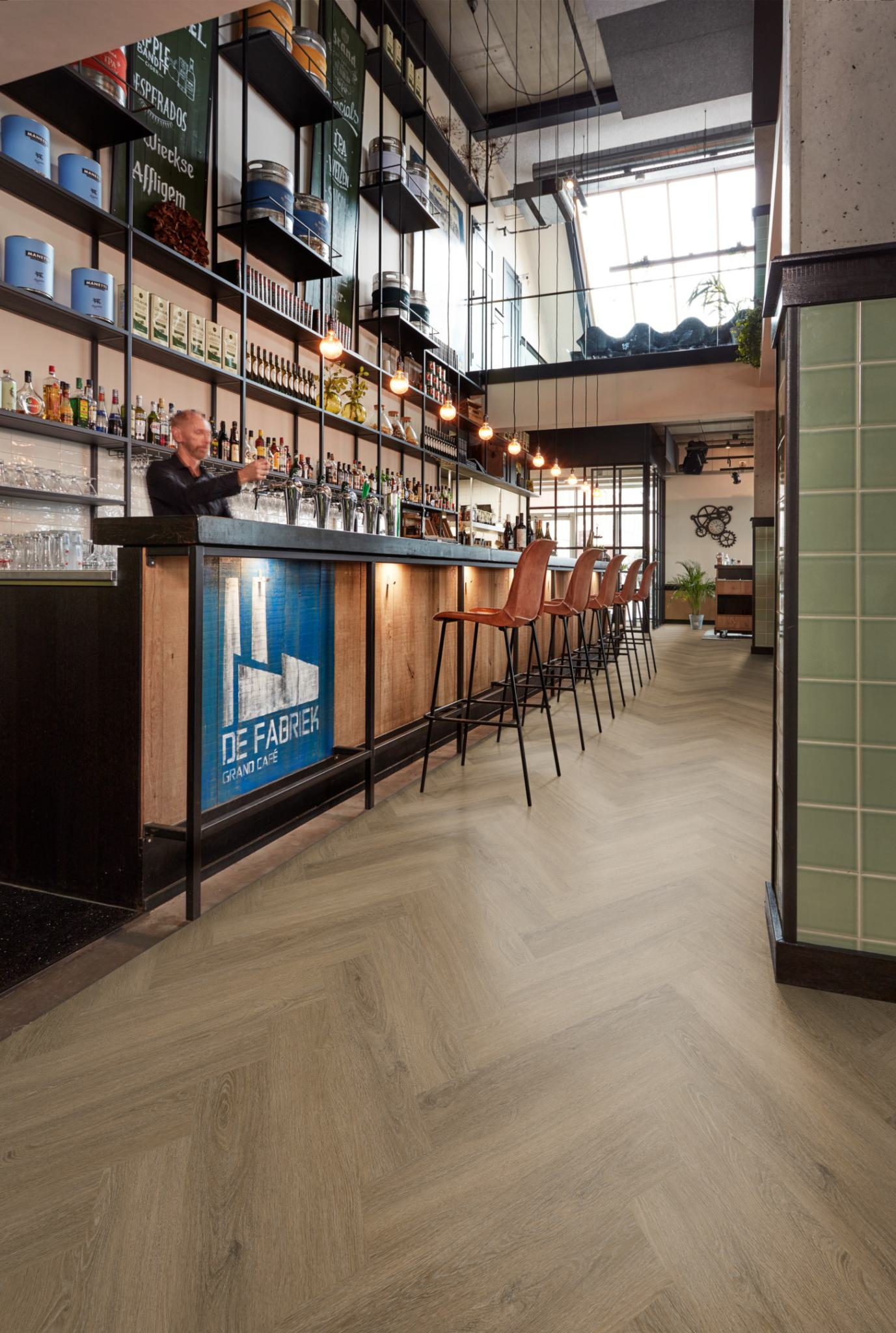 P595 visgraat click SRC light brown